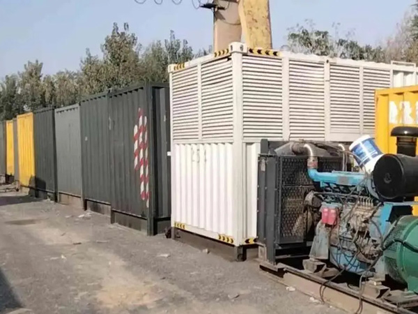 中兴镇200KW柴油发电机机组每小时油耗是多少？